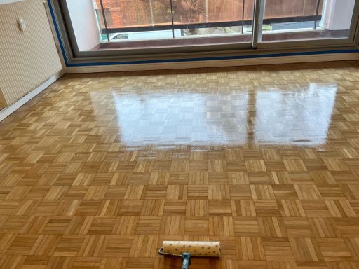 Vitrification de parquet au rouleau pour une protection durable